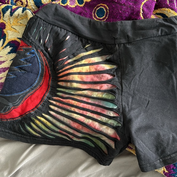 Grateful Dead SYF Festival Shorts - Picture 4 of 5